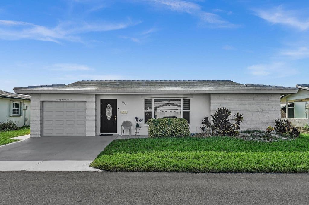 2-bedroom Single-Family Home — 7500 NW 73rd Avenue