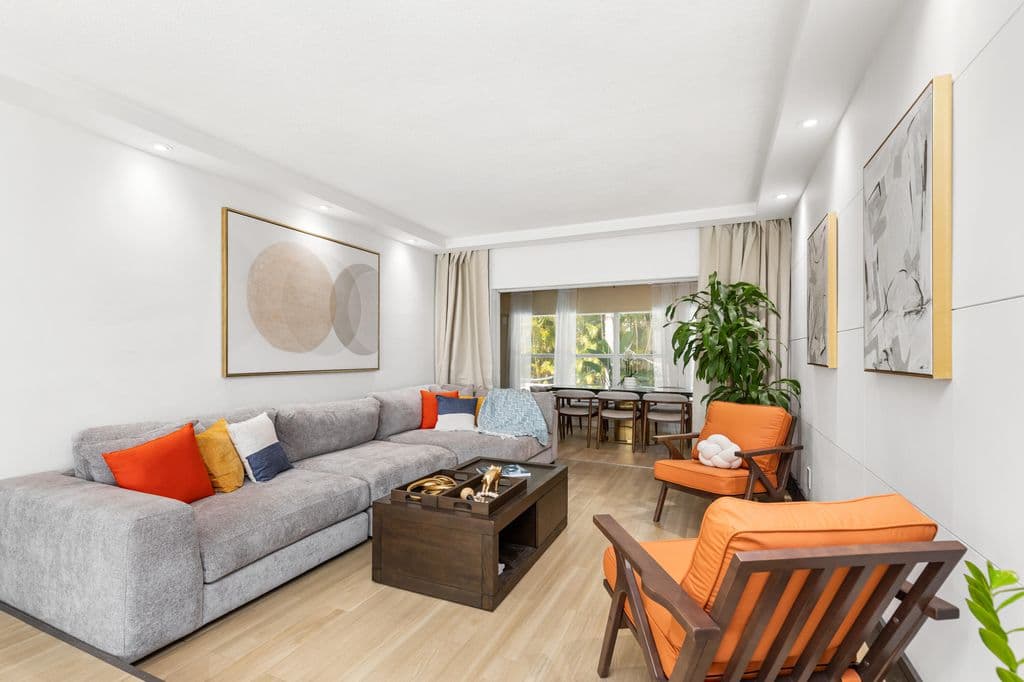 4+1 Müstakil ev — 1431 NW 70th Way