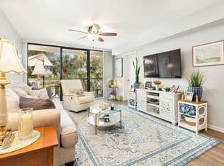 2-bedroom Condo — 2401 Village Boulevard #305, West Palm Beach, 33409