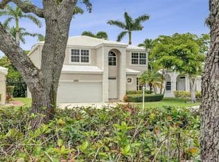4-bedroom Single-Family Home — 9308 NW 8th Cir, Plantation, 33324