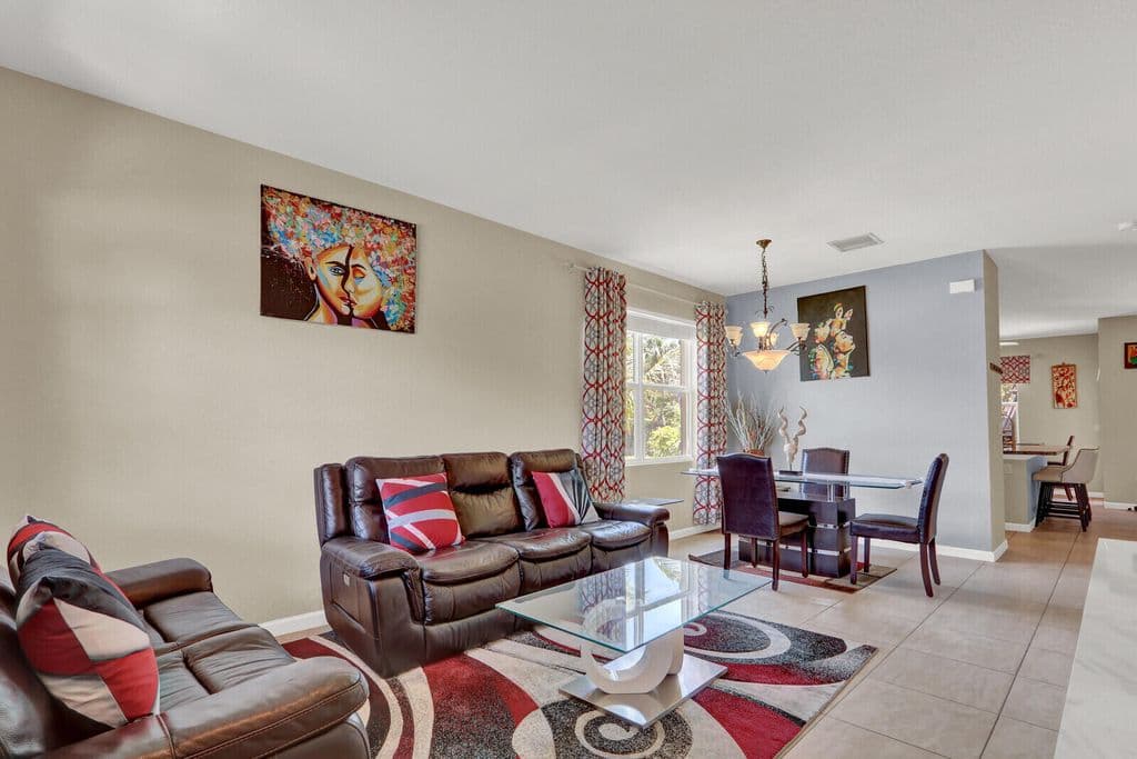 5-bedroom Single-Family Home — 4701 Foxtail Palm Court