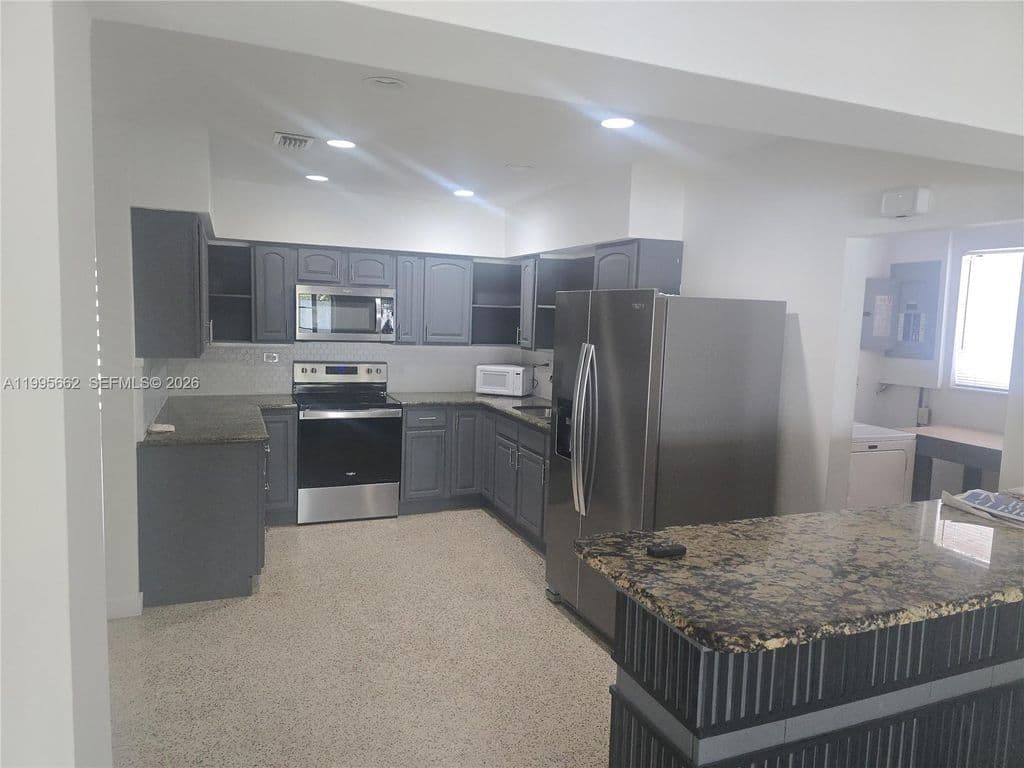 3+1 Müstakil ev — 9725 SW 15th St