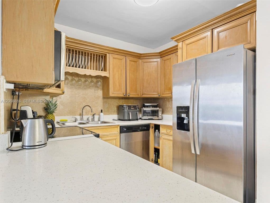 3+1 Condo — 7441 Wayne Ave APT 3H