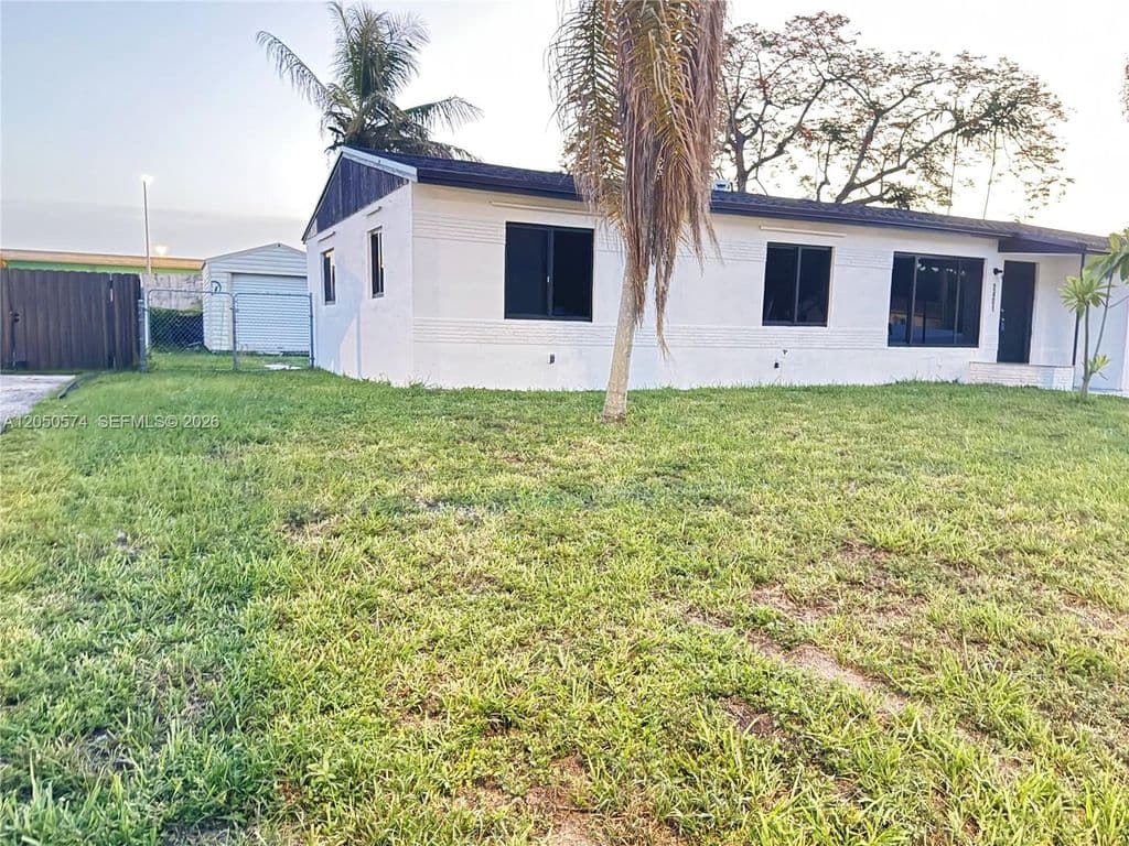 4-bedroom Single-Family Home — 2401 SW 50th Ter