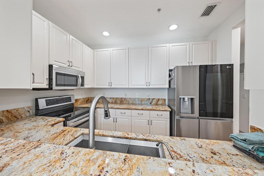 3-bedroom Property — 4316 Blowing Point Place