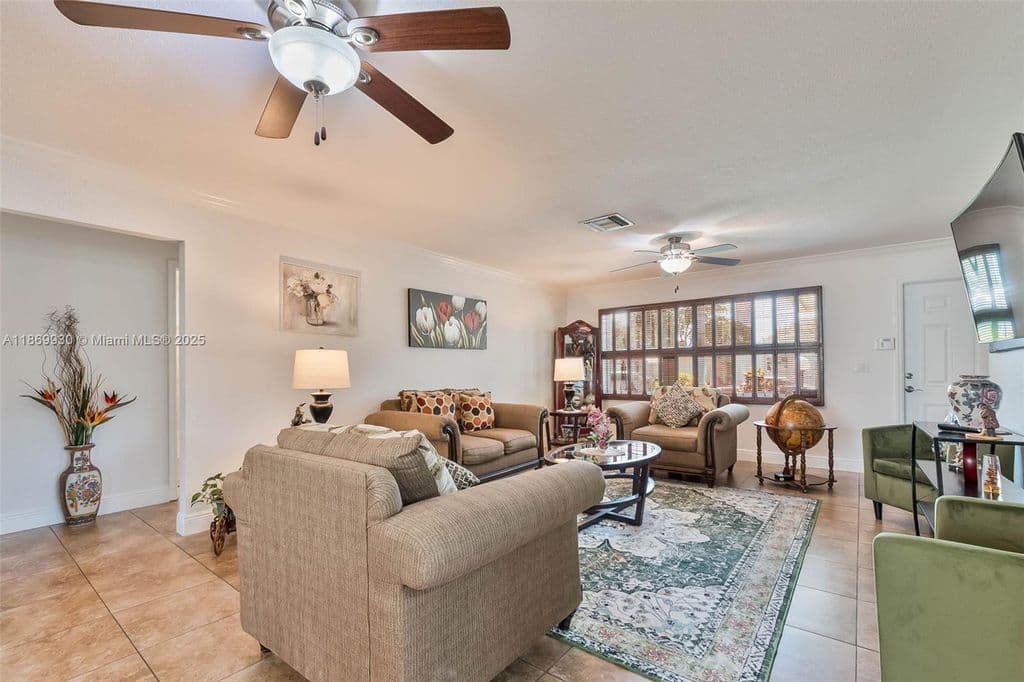 3+1 Müstakil ev — 9021 NW 13th St