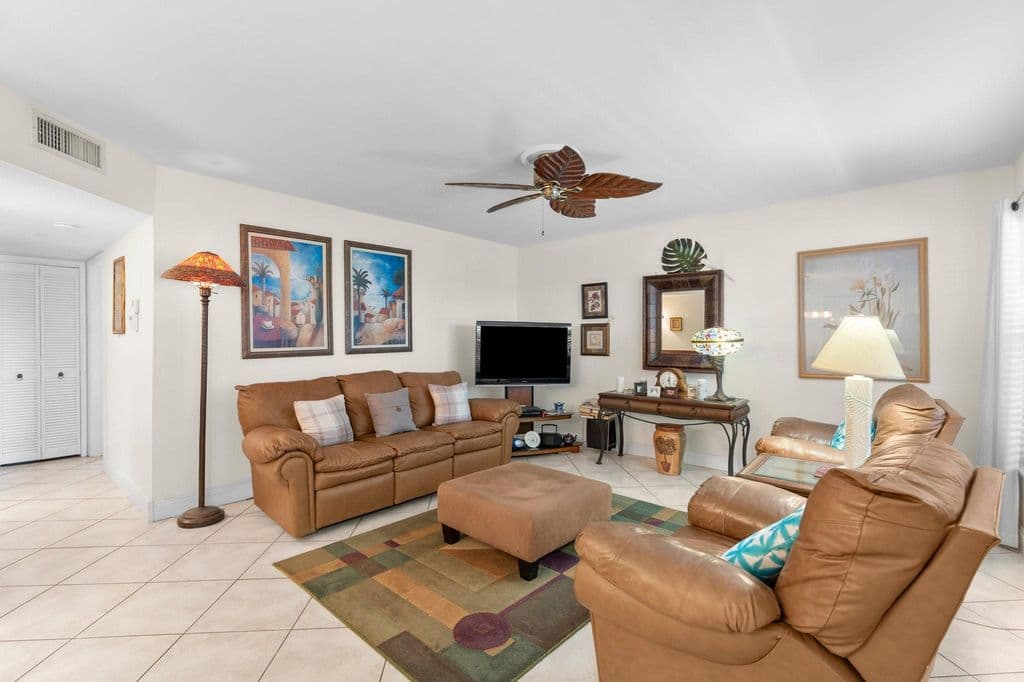 2-bedroom Condo — 100 SE 6th Avenue #304