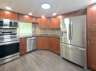 2-bedroom Condo — 6301 N Falls Cir Drive #303, Fort Lauderdale, 33319