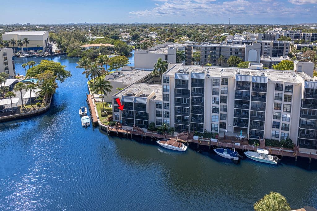 2-bedroom Condo — 6 Royal Palm Way #211