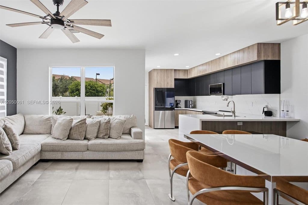 4-bedroom Property — 16930 SW 90th St