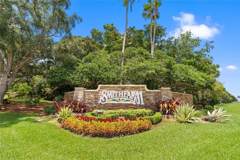 3+1 Müstakil ev — 7840 Rockport Cir