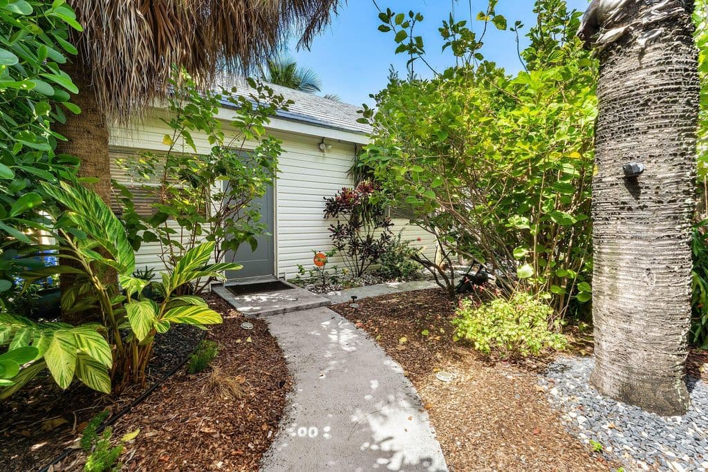 2+1 Müstakil ev — 1309 Lucerne Avenue