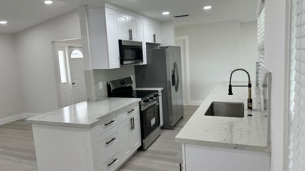 3+1 Müstakil ev — 3261 SW 4th Street