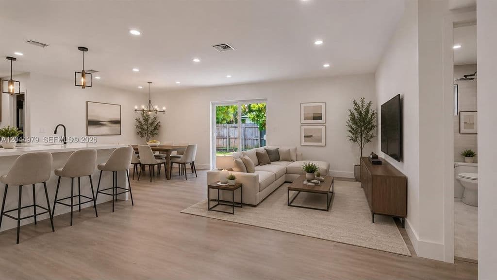 4+1 Müstakil ev — 211 SW 64th Ave