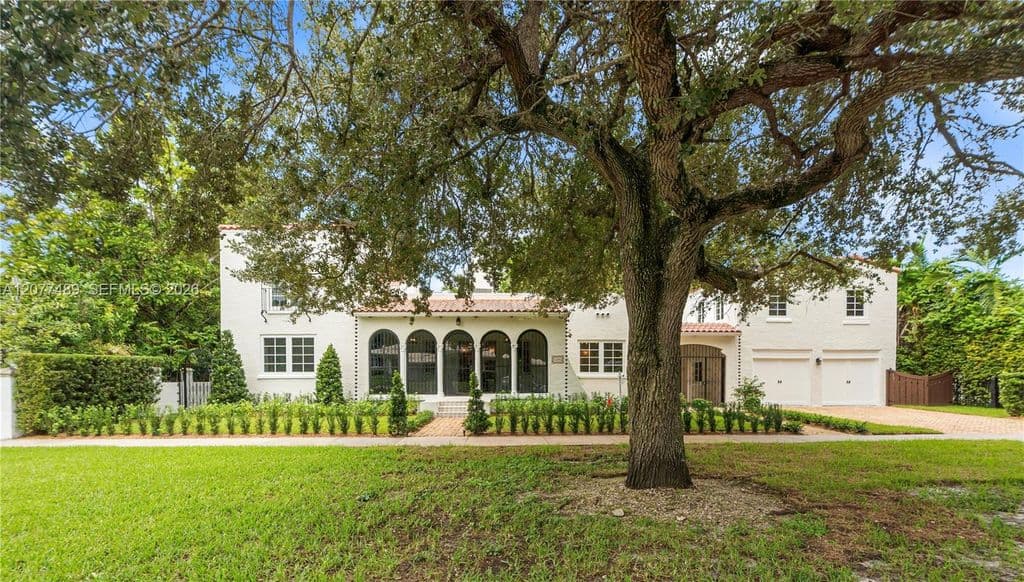 5-bedroom Single-Family Home — 1202 Granada Blvd