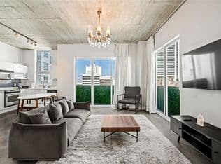 2-bedroom Condo — 133 NE 2nd Ave APT 912, Miami, 33132