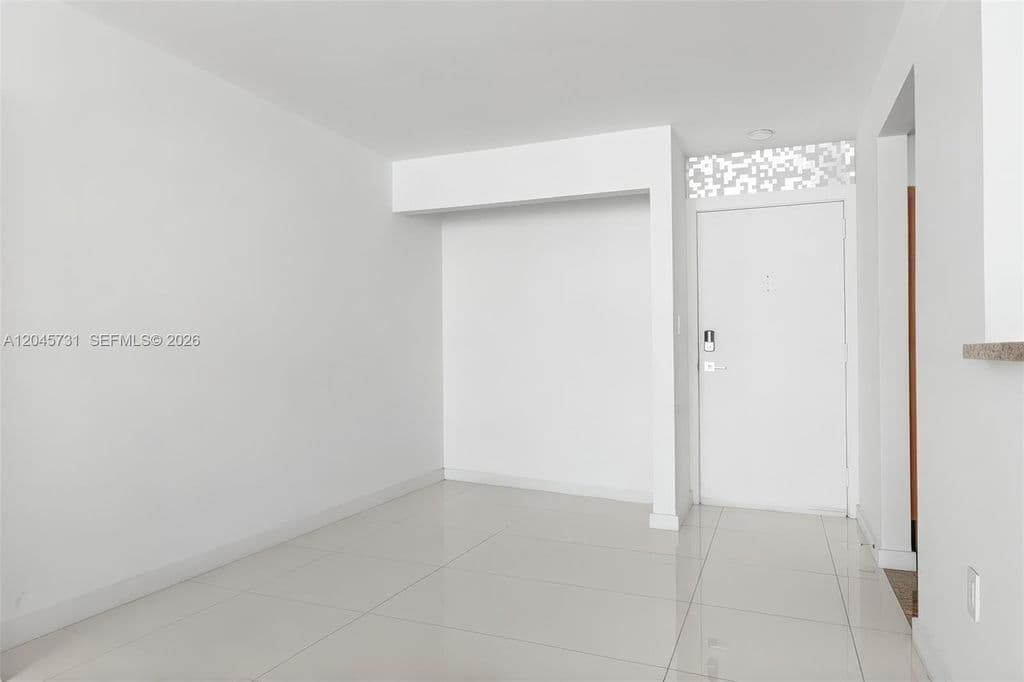 2-bedroom Condo — 1775 Washington Ave APT 14F
