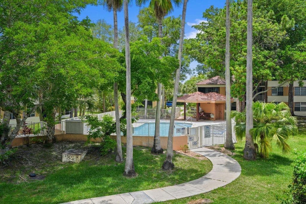 2+1 Condo — 8296 NW 24th Street #8296
