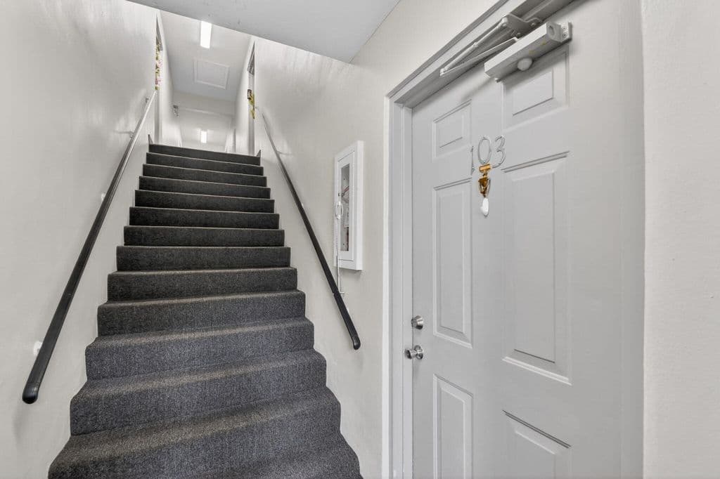 2+1 Condo — 9810 Pineapple Tree, Drive #103