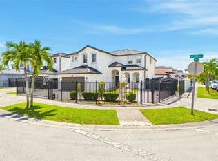 4+1 Müstakil ev — 15154 SW 20th Ln, Miami, 33185