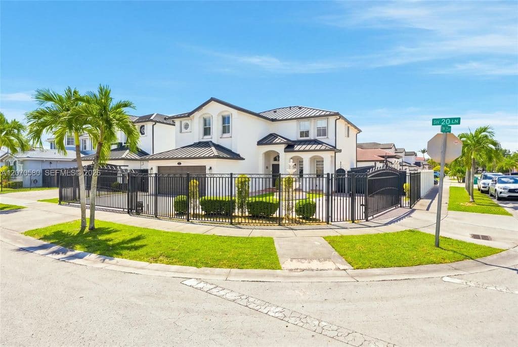 4+1 Müstakil ev — 15154 SW 20th Ln