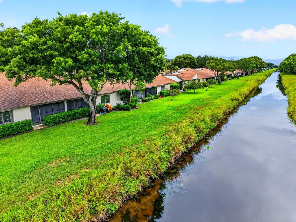 2-bedroom Condo — 8179 Whispering Palm Drive