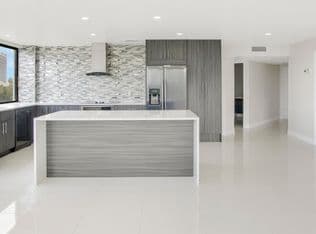 2-bedroom Condo — 1500 Presidential Way #404, West Palm Beach, 33401