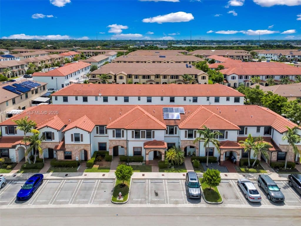 3+1 Mülk — 10615 W 34th Ct