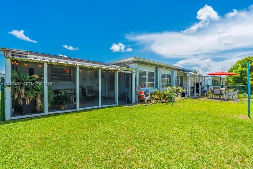 3+1 Müstakil ev — 4923 NW 55th Ct