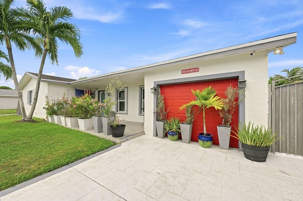 3+1 Müstakil ev — 16820 SW 108th Avenue