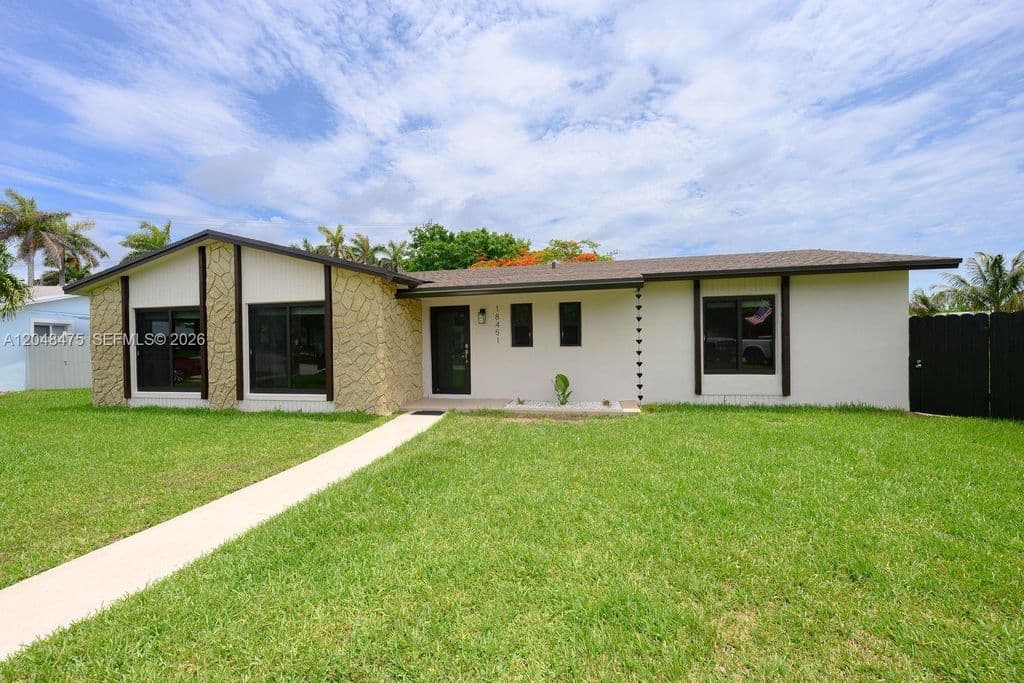 4+1 Müstakil ev — 18451 SW 90th Ave