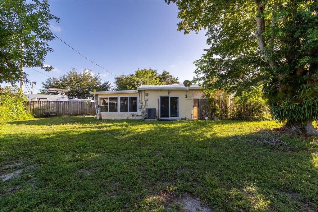 2-bedroom Single-Family Home — 4720 N Andrews Avenue