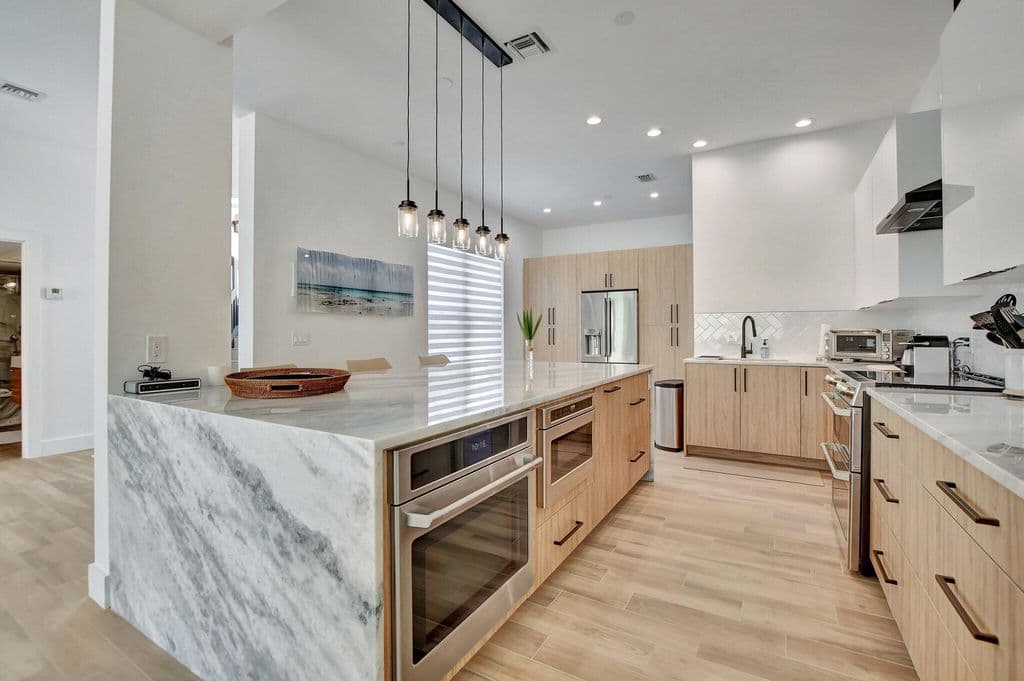 3-bedroom Property — 7477 CAMPO FLORIDO