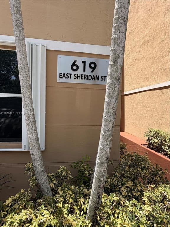 2-bedroom Condo — 619 E Sheridan St APT 105