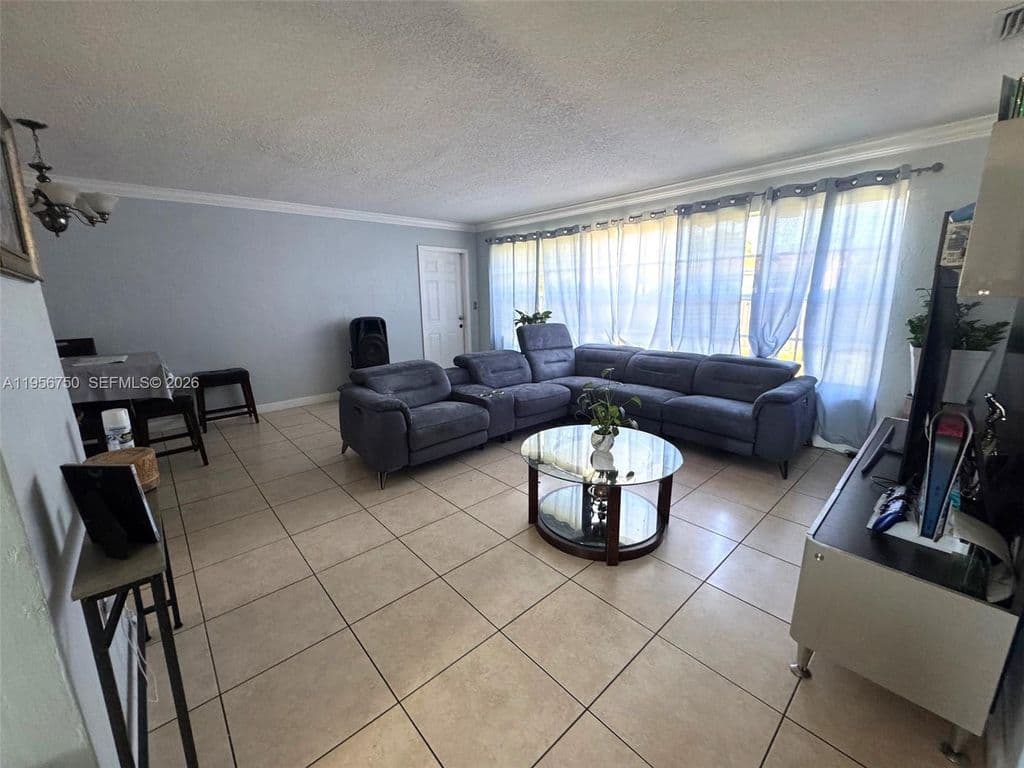 3-bedroom Single-Family Home — 19521 NW 38th Ave