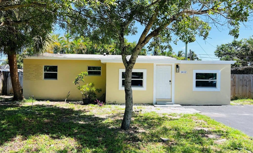 4-bedroom Single-Family Home — 1412 NE 25th Court