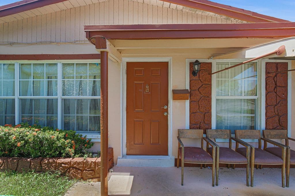 4-bedroom Single-Family Home — 691 NW 20TH Court