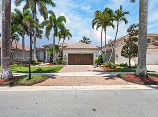 4-bedroom Single-Family Home — 2288 Quail Roost Dr, Fort Lauderdale, 33327