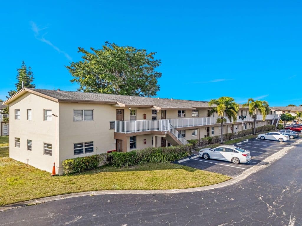 2-bedroom Condo — 601 NW 78th Terrace #203