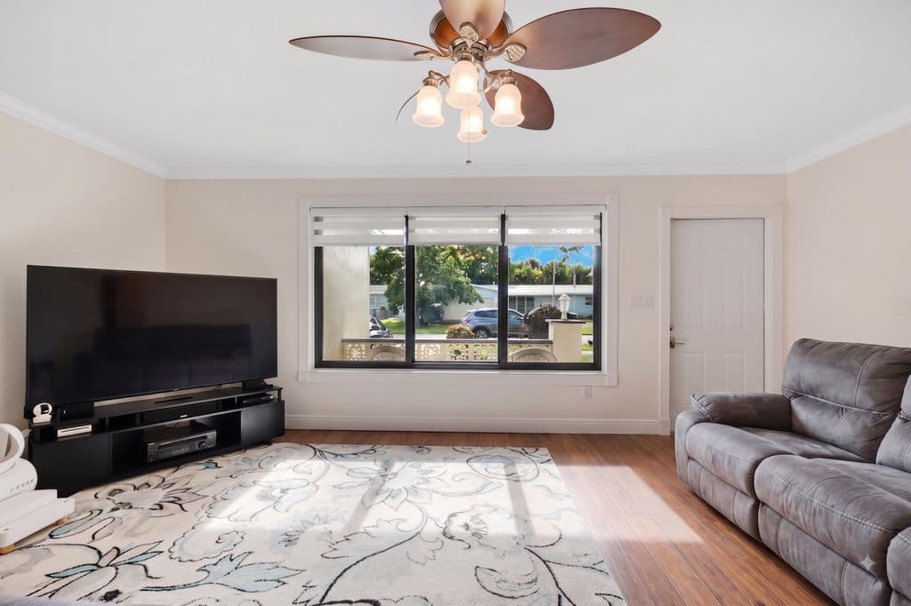 4+1 Müstakil ev — 510 NW 93rd Terrace