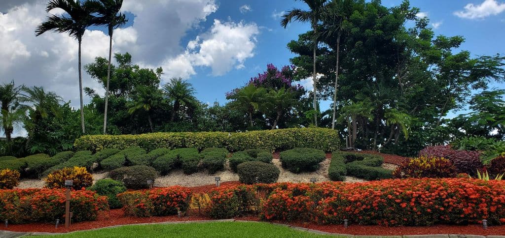 2-bedroom Condo — 2901 VICTORIA Circle #F2