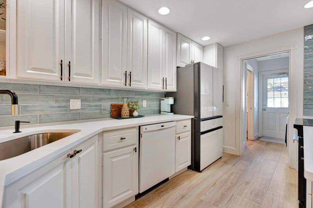 3-bedroom Property — 3032 W Community Drive