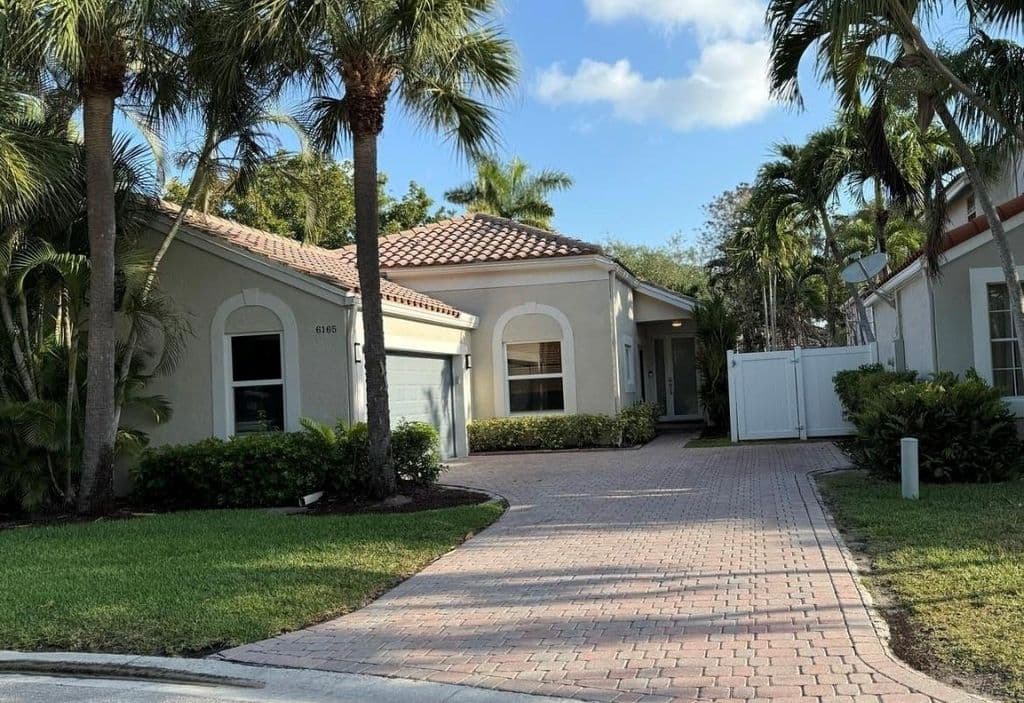 3-bedroom Single-Family Home — 6165 NW 77th Place