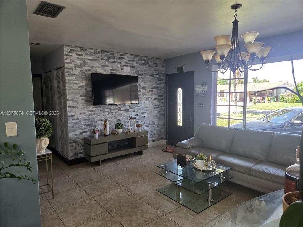 3-bedroom Single-Family Home — 4601 W 9th Ave