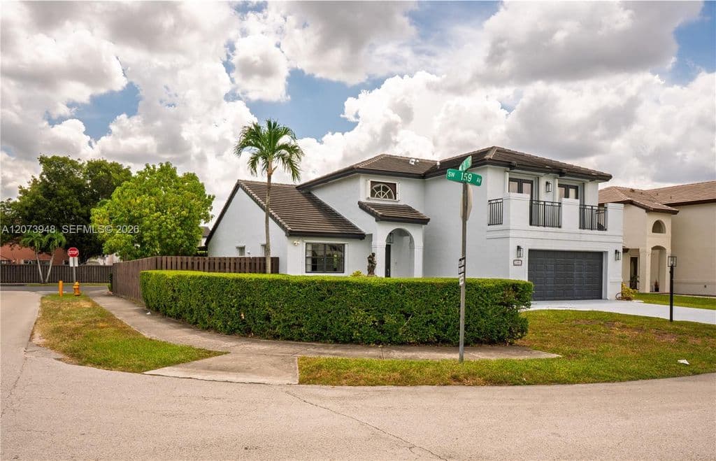 4+1 Müstakil ev — 7301 SW 159th Ave