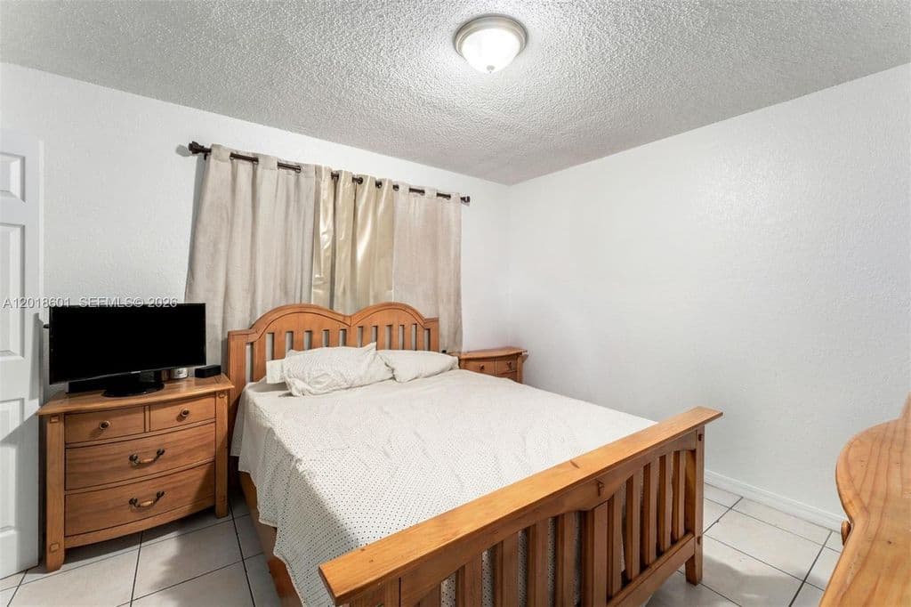 2-bedroom Condo — 5706 W 26th Ave #5706
