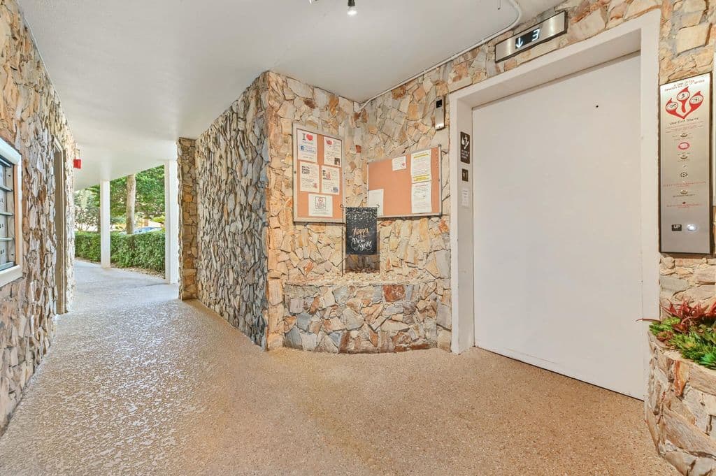 2-bedroom Condo — 3204 Portofino Pt #H2