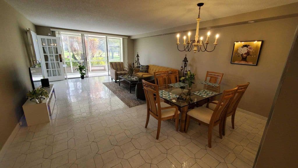 3-bedroom Condo — 3800 Oaks Clubhouse Drive #112