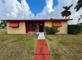 3+1 Müstakil ev — 10701 SW 149th St, Miami, 33176
