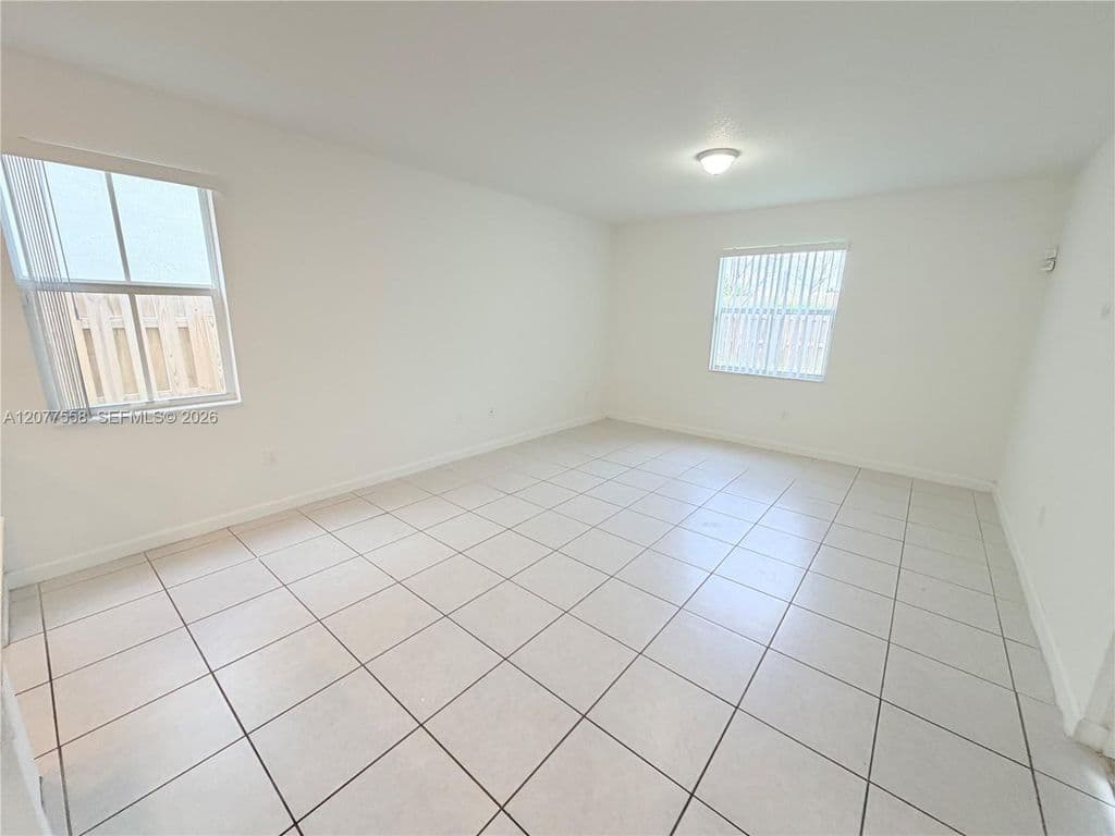 3-bedroom Single-Family Home — 2405 NW 131st Cir